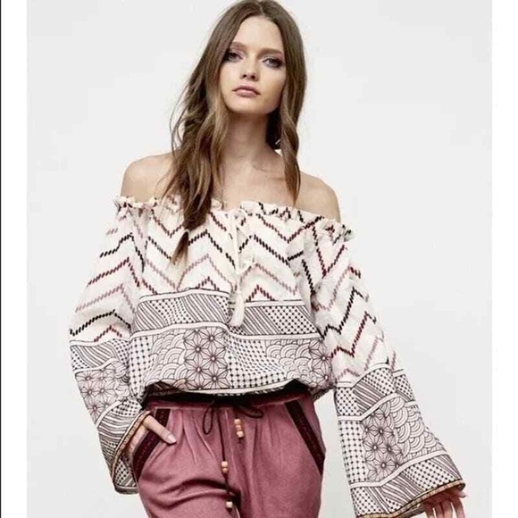BNCI Bohemian Bell Sleeve Cropped Distressed Womens Off Shoulder Top Size Medium - Picture 1 of 13